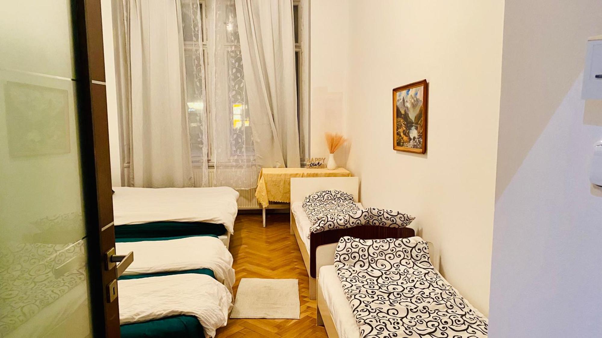 Hotel Apartment In Prague 2 Square Exterior photo